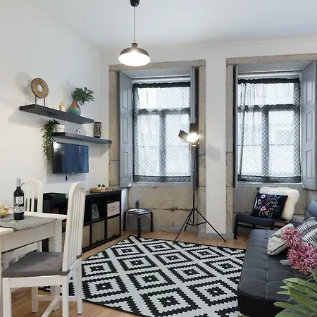 2 Comfortable Stunning Flats - Center Apartment