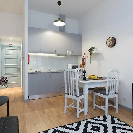 2 Comfortable Stunning Flats - Center Apartment